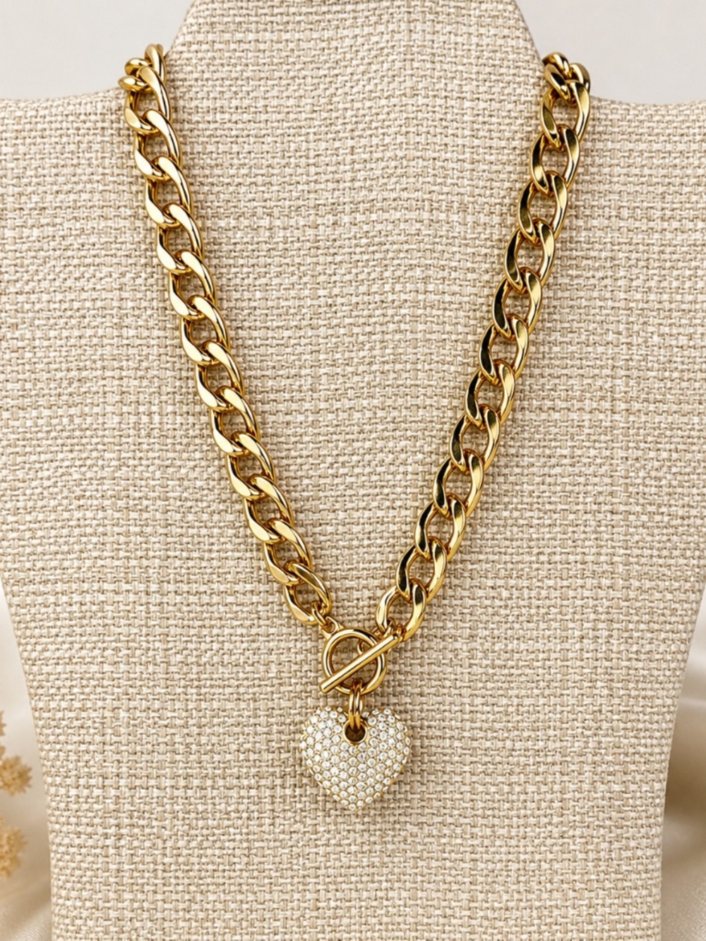 Gold Chunky Chain Heart Charm Necklace Toggle Clasp Statement Necklace NWT